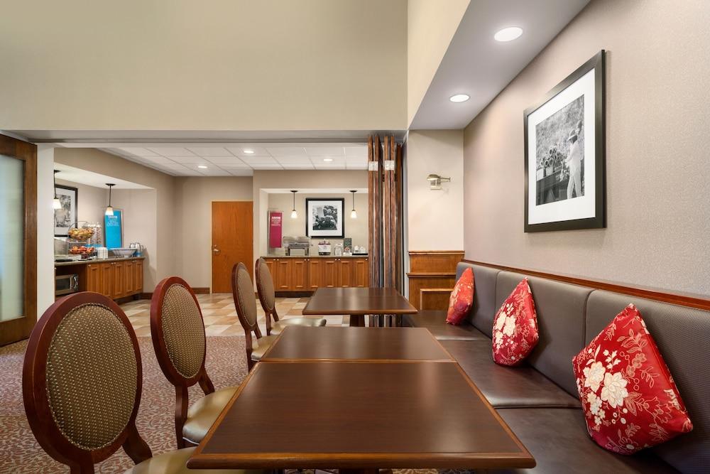 Hampton Inn & Suites Williamsburg-Central Екстериор снимка